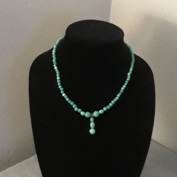 do not know Jewelry - Jade vintage u to my grandma
